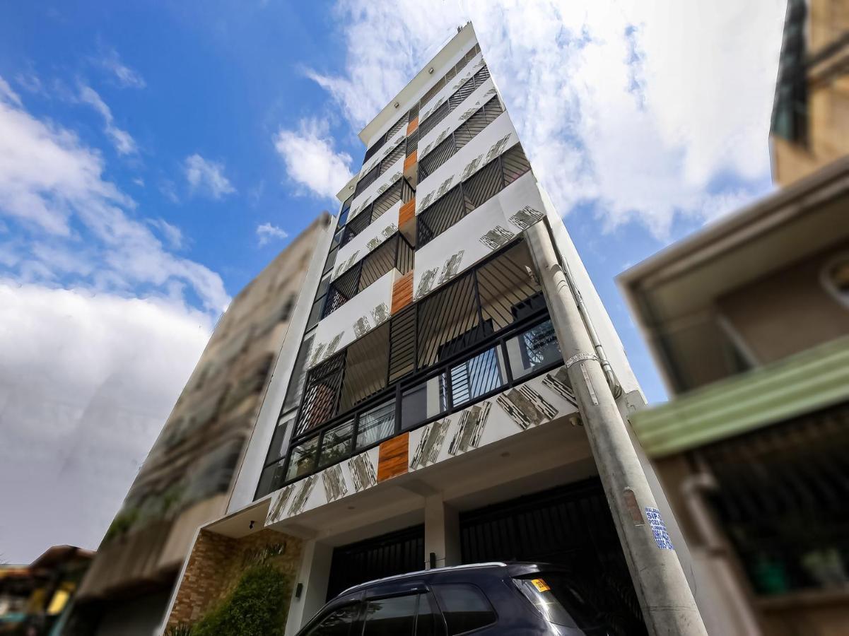 Oyo 848 Dona Aurora Condotel Quezon City Exterior photo