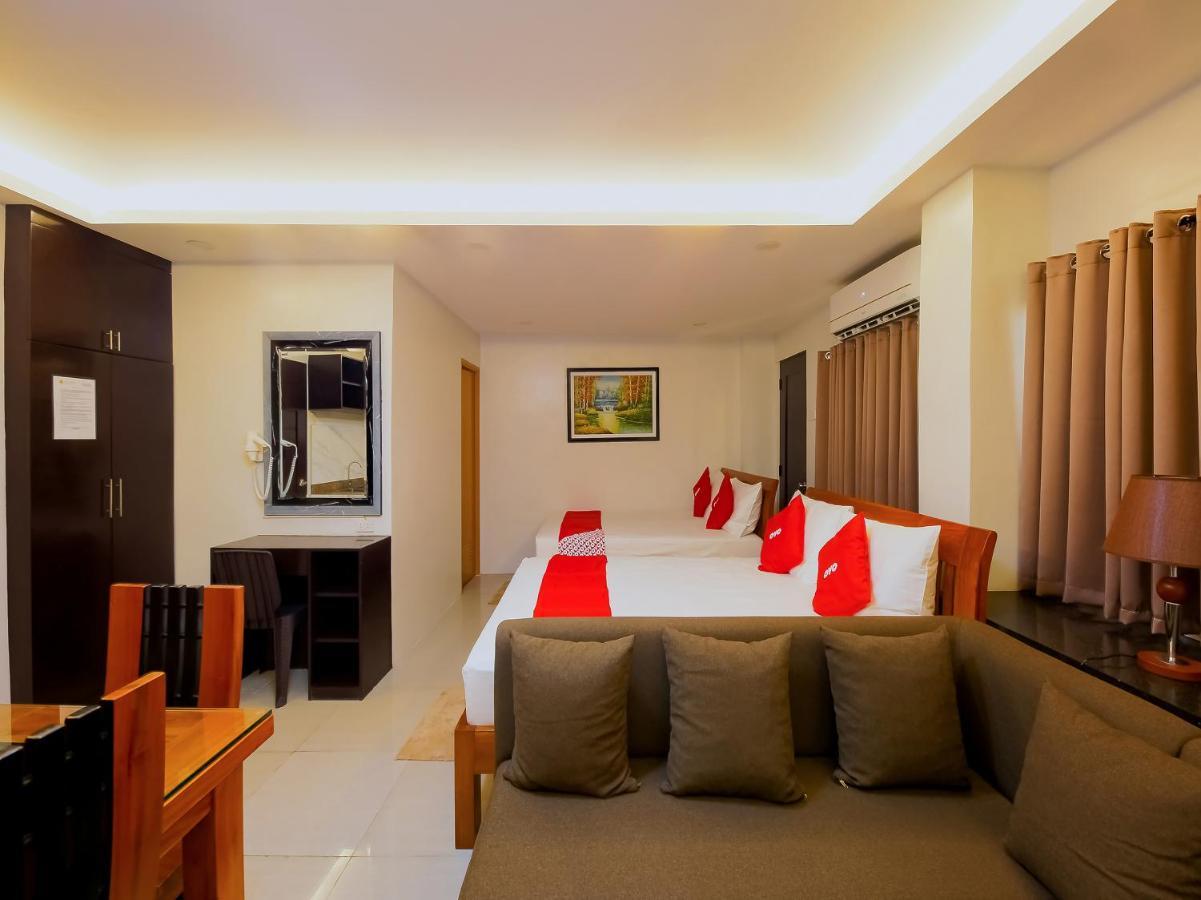 Oyo 848 Dona Aurora Condotel Quezon City Exterior photo