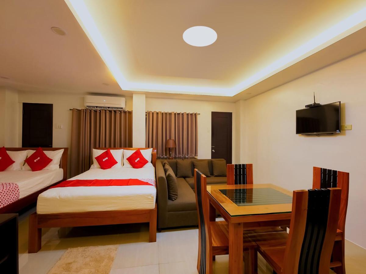 Oyo 848 Dona Aurora Condotel Quezon City Exterior photo