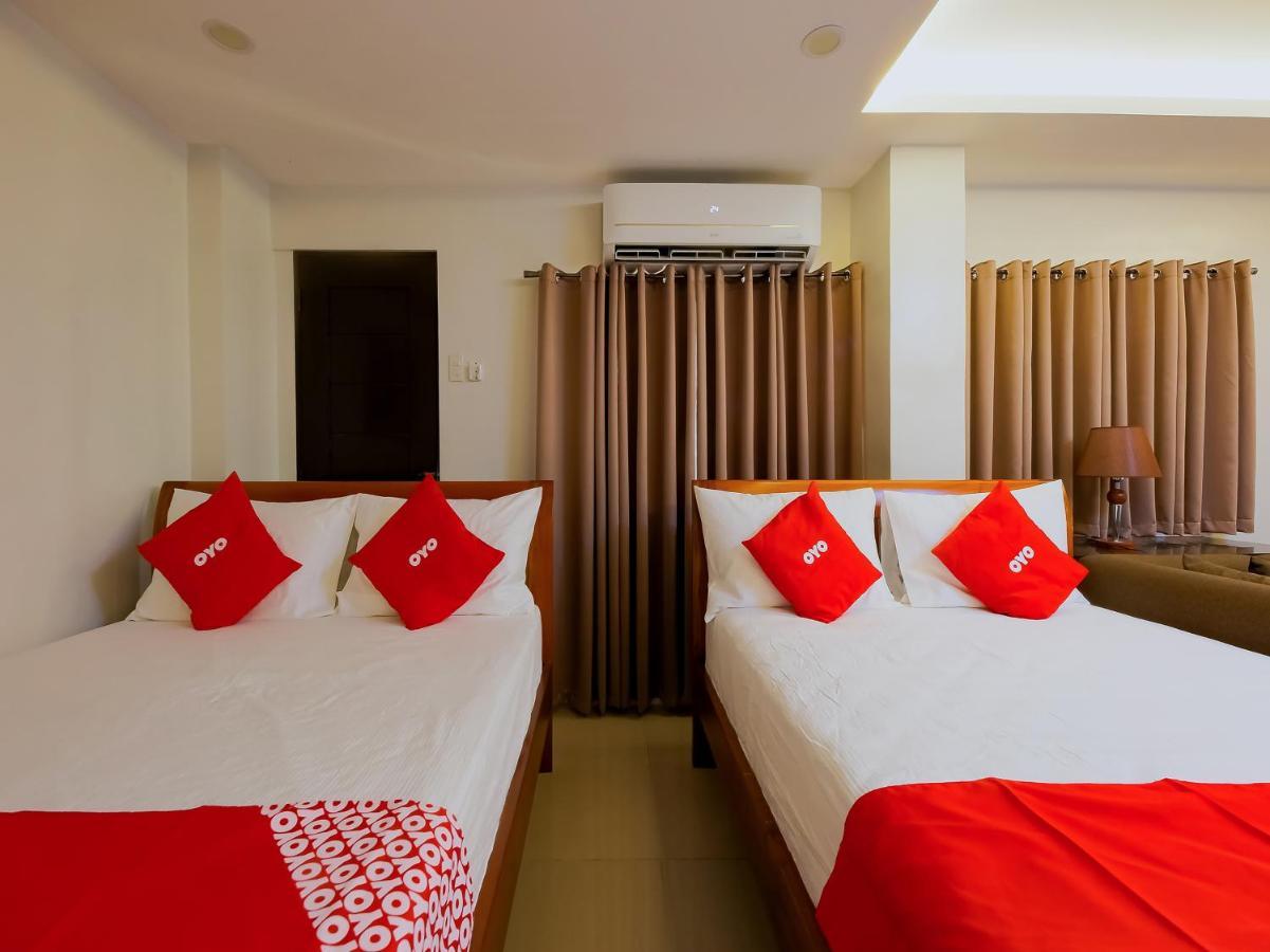 Oyo 848 Dona Aurora Condotel Quezon City Exterior photo