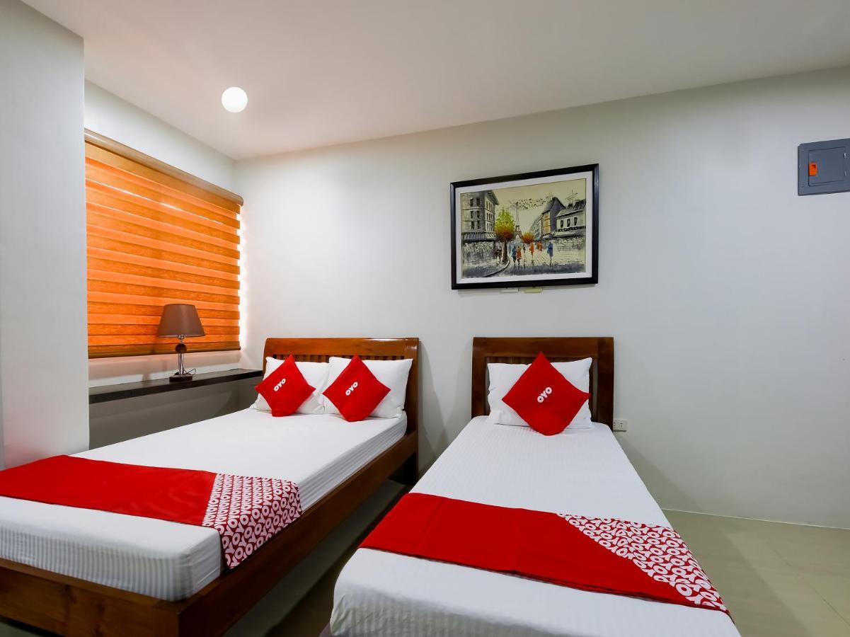 Oyo 848 Dona Aurora Condotel Quezon City Exterior photo