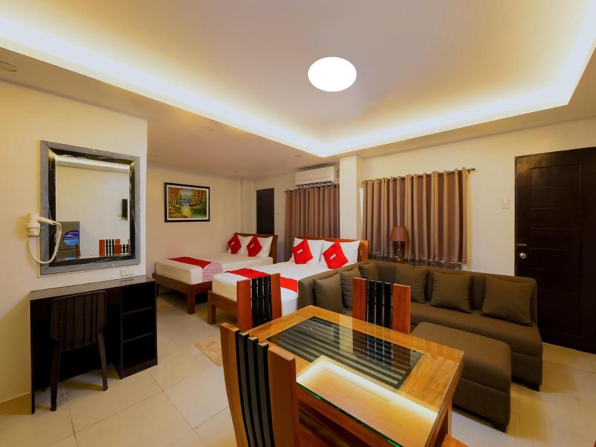 Oyo 848 Dona Aurora Condotel Quezon City Exterior photo