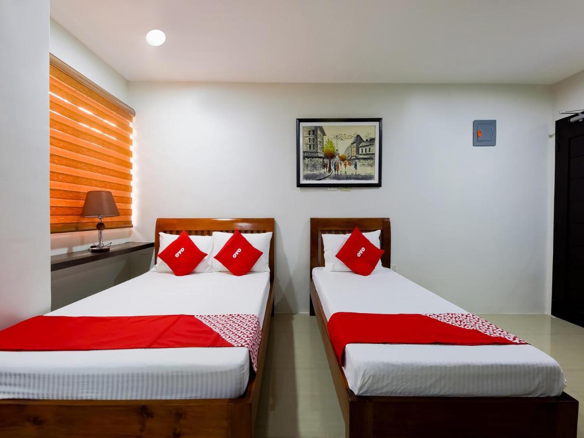 Oyo 848 Dona Aurora Condotel Quezon City Exterior photo