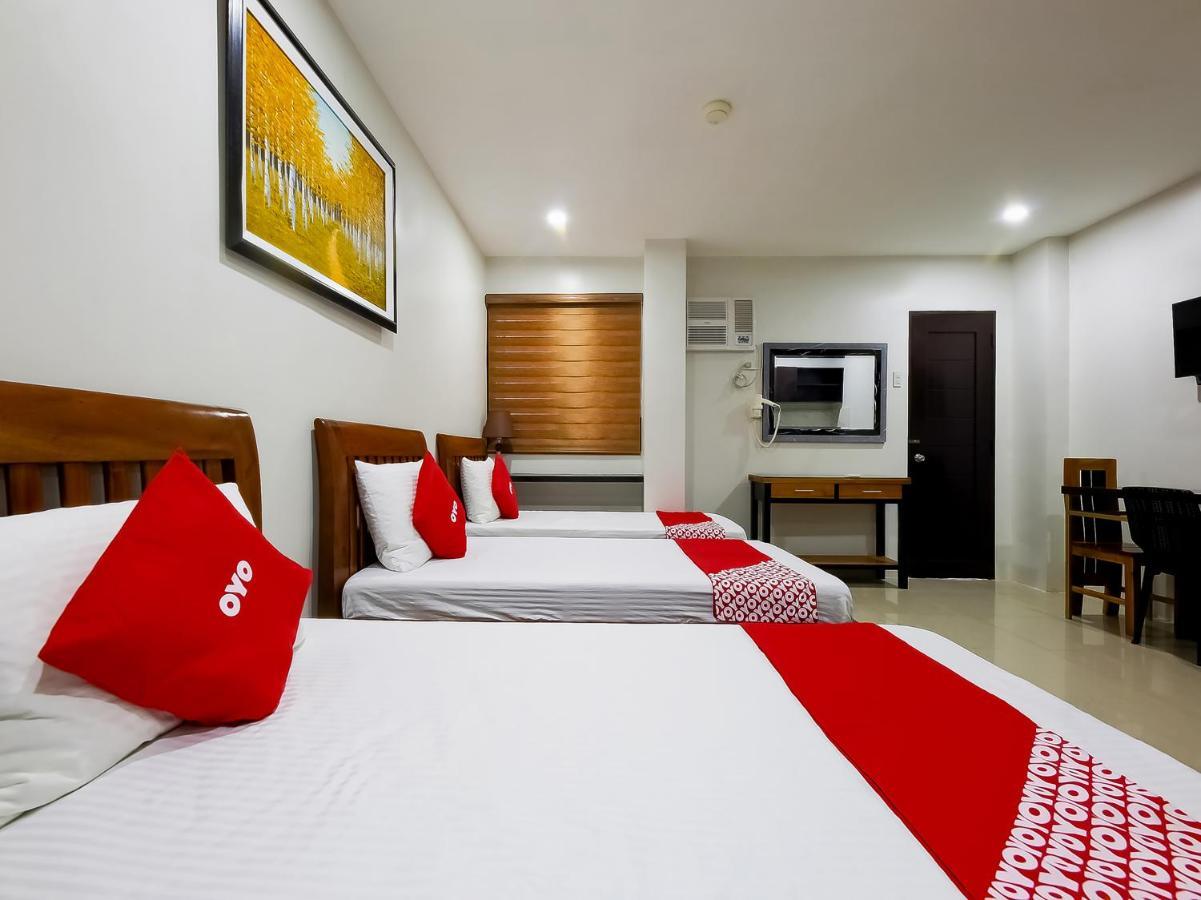 Oyo 848 Dona Aurora Condotel Quezon City Exterior photo