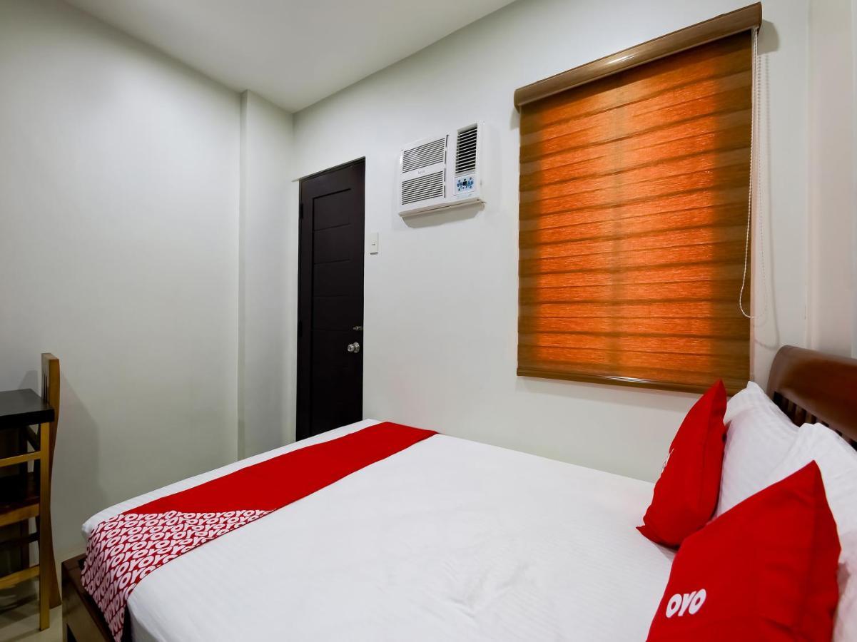 Oyo 848 Dona Aurora Condotel Quezon City Exterior photo